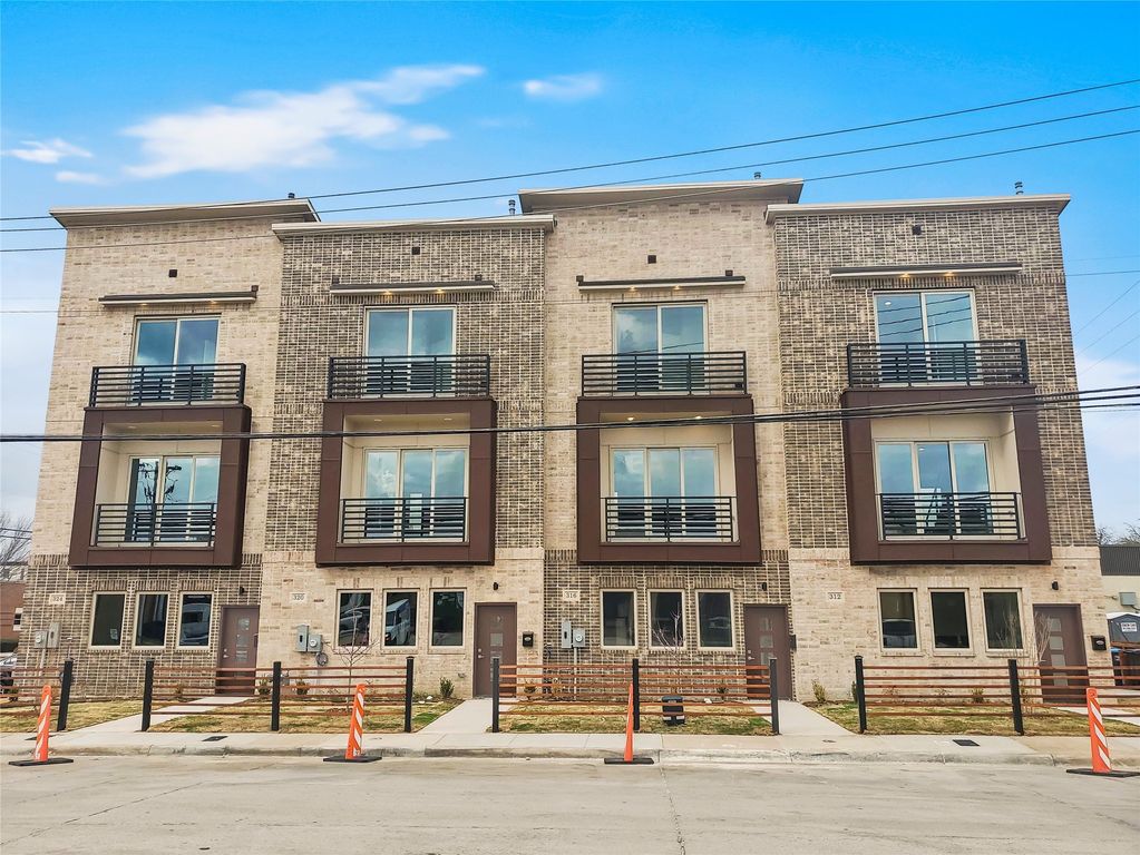 324 Feliks Gwozdz Place 200, Fort Worth, TX 76104