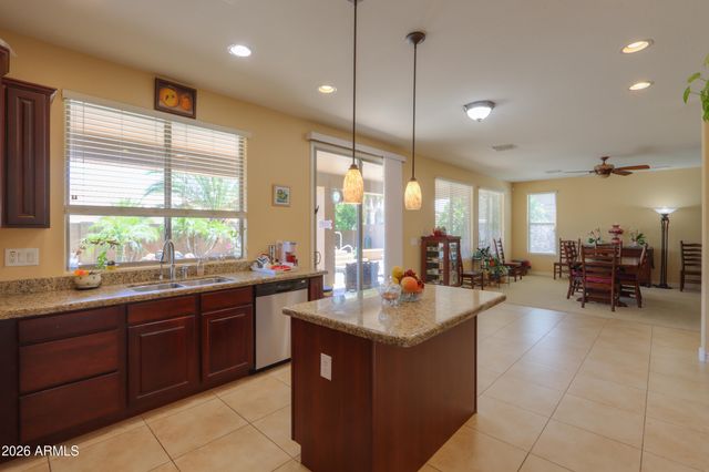 265 W BLUE LAGOON Drive, Casa Grande, AZ 85122