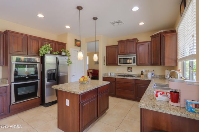 265 W BLUE LAGOON Drive, Casa Grande, AZ 85122
