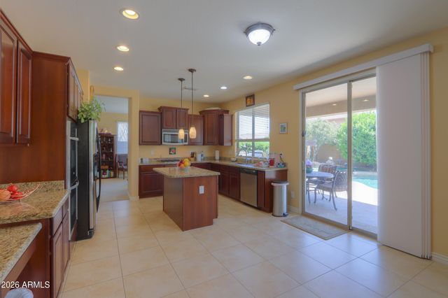 265 W BLUE LAGOON Drive, Casa Grande, AZ 85122