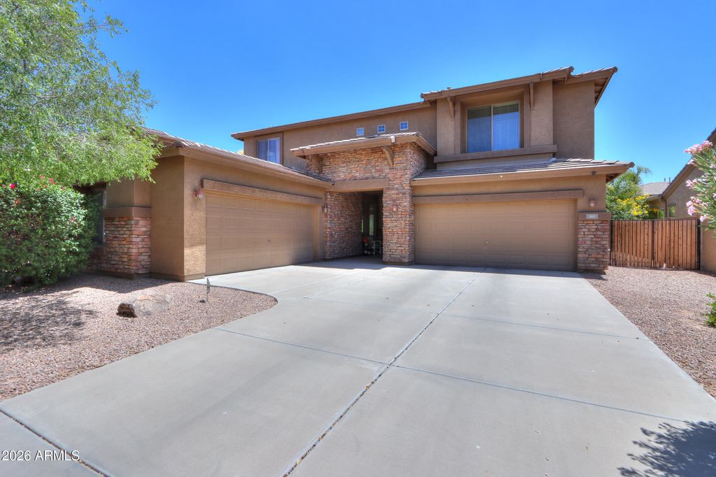 265 W BLUE LAGOON Drive, Casa Grande, AZ 85122 — photo 2