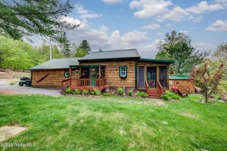 34 Rosebloom Road, Hadley, NY 12835