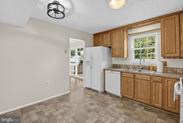 10028 ELDERBERRY CT, Manassas, VA 20110