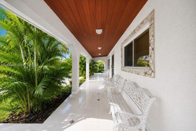 291 W 47th St, Hialeah, FL 33012