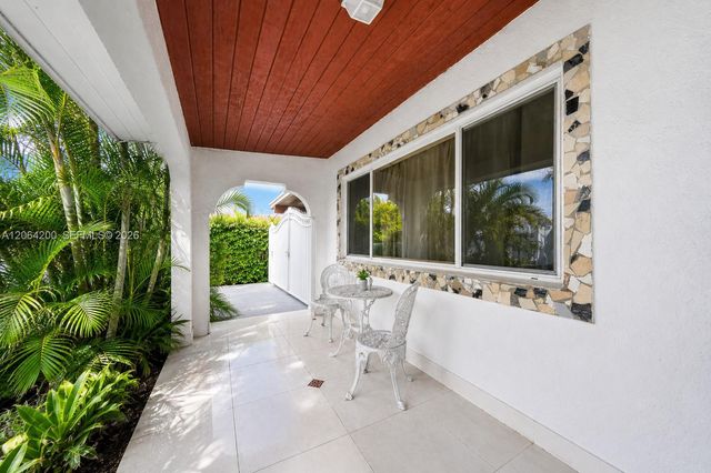291 W 47th St, Hialeah, FL 33012