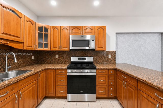 291 W 47th St, Hialeah, FL 33012