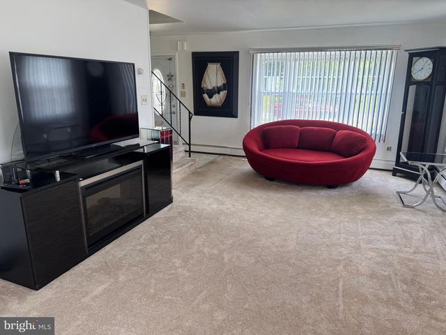50 PADDOCK LN, Willingboro, NJ 08046