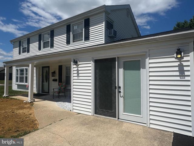 50 PADDOCK LN, Willingboro, NJ 08046