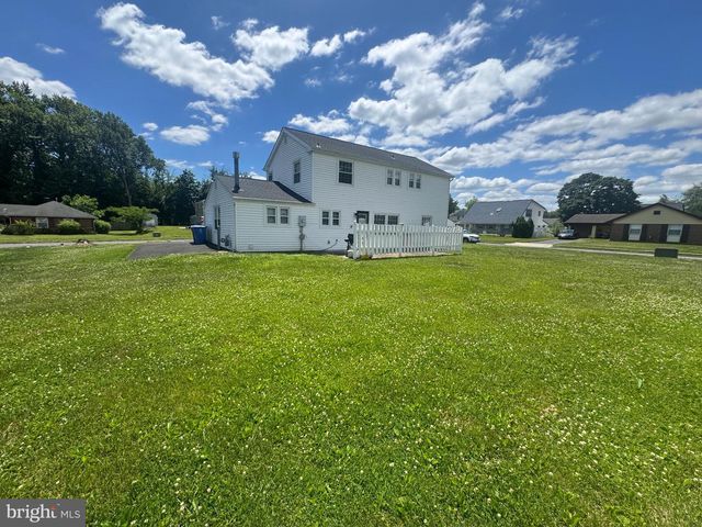 50 PADDOCK LN, Willingboro, NJ 08046