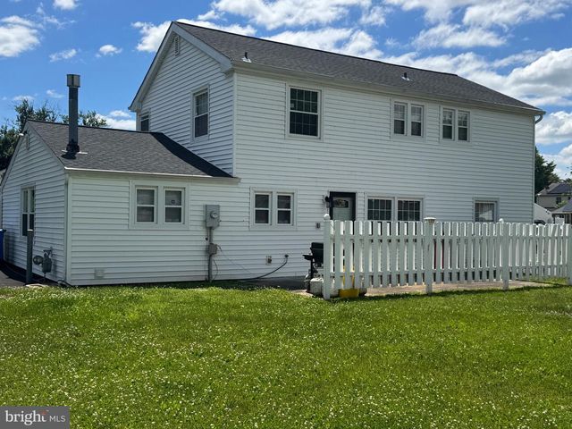 50 PADDOCK LN, Willingboro, NJ 08046