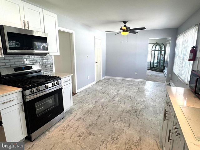 50 PADDOCK LN, Willingboro, NJ 08046