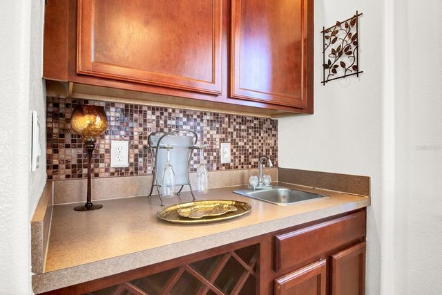 2262 WINDCREST LAKE CIRCLE, Orlando, FL 32824