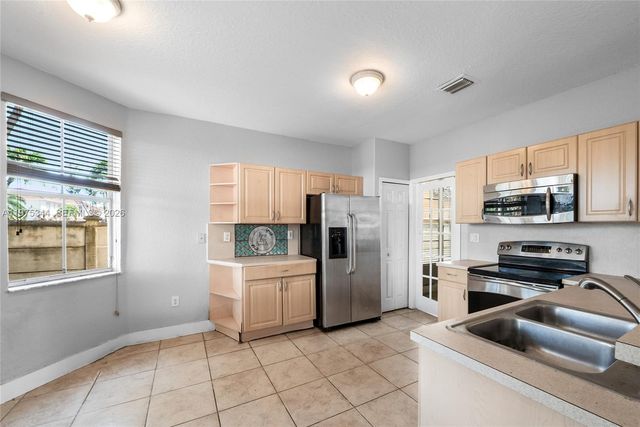 3043 SW 147th Pl 3043, Miami, FL 33185