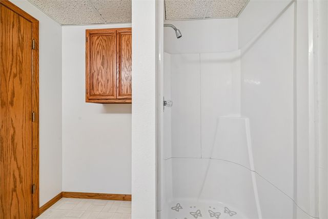 2201 Balsam Drive SW, Cedar Rapids, IA 52404