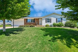 2201 Balsam Drive SW, Cedar Rapids, IA 52404