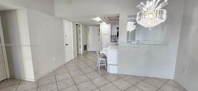 18041 Biscayne Boulevard 203, Aventura, FL 33160