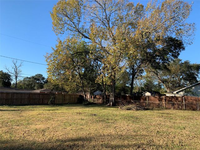 1032 Frances Drive, Rosenberg, TX 77471