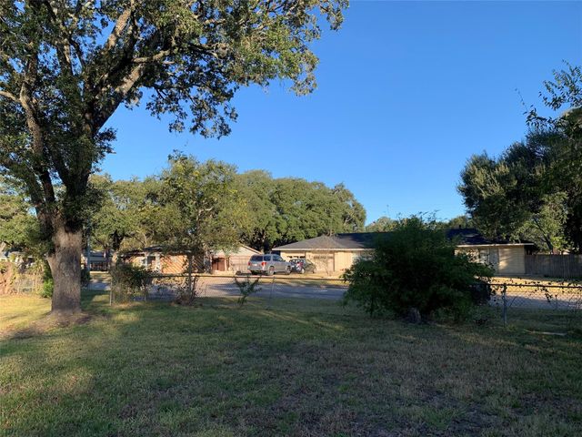 1032 Frances Drive, Rosenberg, TX 77471