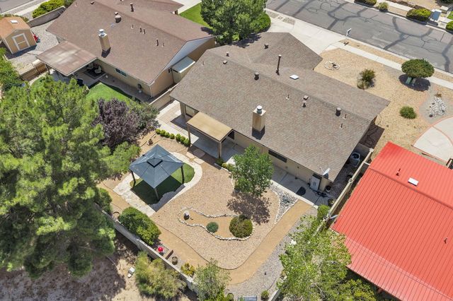 7408 Carson Trail NW, Albuquerque, NM 87120