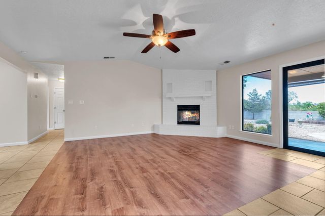 7408 Carson Trail NW, Albuquerque, NM 87120