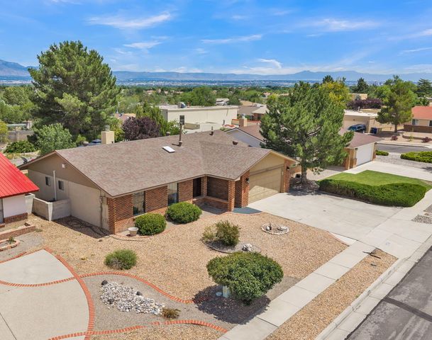 7408 Carson Trail NW, Albuquerque, NM 87120