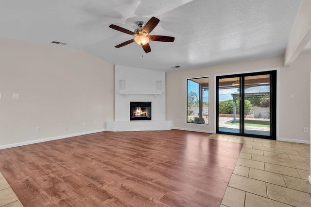 7408 Carson Trail NW, Albuquerque, NM 87120