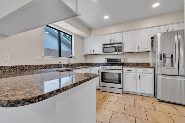 7408 Carson Trail NW, Albuquerque, NM 87120