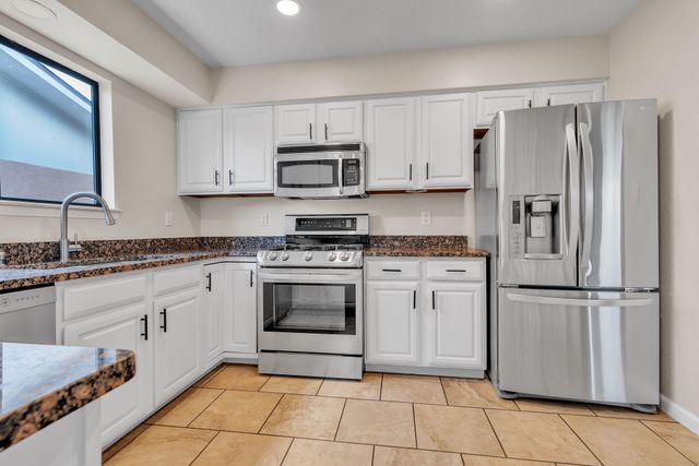 7408 Carson Trail NW, Albuquerque, NM 87120