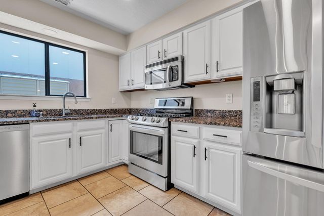 7408 Carson Trail NW, Albuquerque, NM 87120