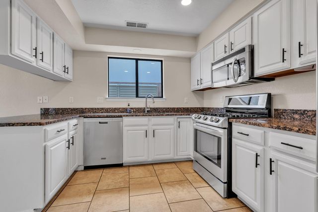 7408 Carson Trail NW, Albuquerque, NM 87120