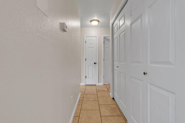 7408 Carson Trail NW, Albuquerque, NM 87120