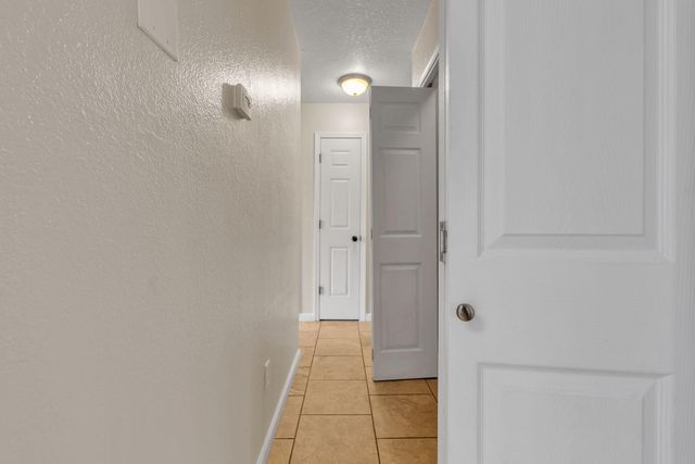 7408 Carson Trail NW, Albuquerque, NM 87120