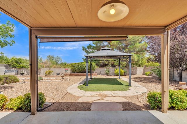 7408 Carson Trail NW, Albuquerque, NM 87120