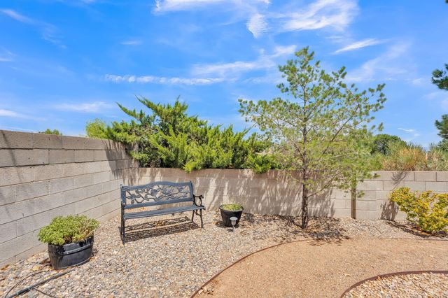 7408 Carson Trail NW, Albuquerque, NM 87120