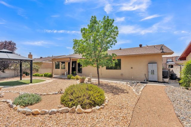 7408 Carson Trail NW, Albuquerque, NM 87120