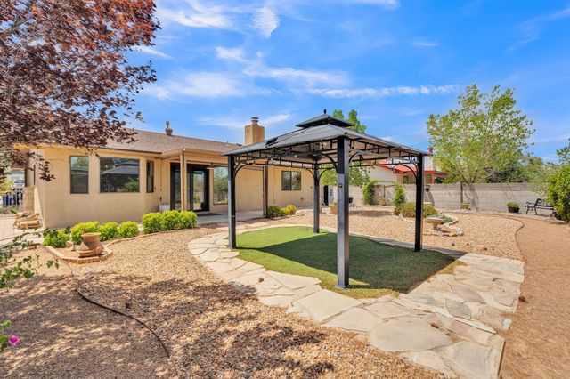 7408 Carson Trail NW, Albuquerque, NM 87120