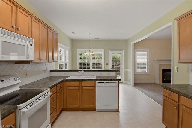 139 Brooks Landing Drive, Winston-salem, NC 27106
