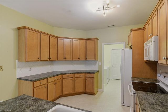 139 Brooks Landing Drive, Winston-salem, NC 27106