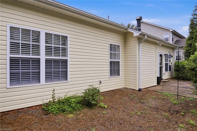 139 Brooks Landing Drive, Winston-salem, NC 27106