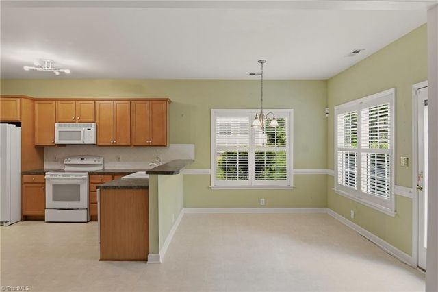 139 Brooks Landing Drive, Winston-salem, NC 27106