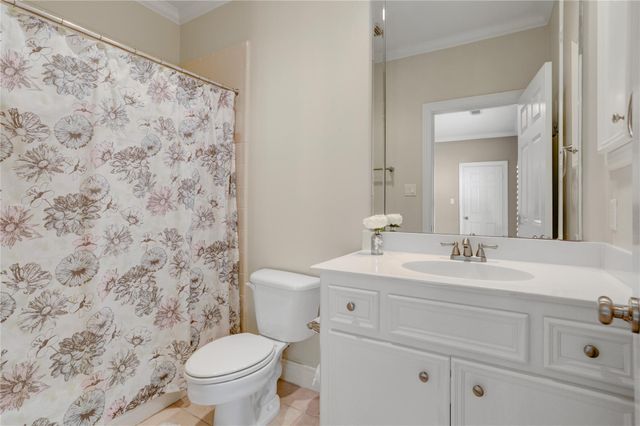 130 Oak Place Drive, Houston, TX 77006