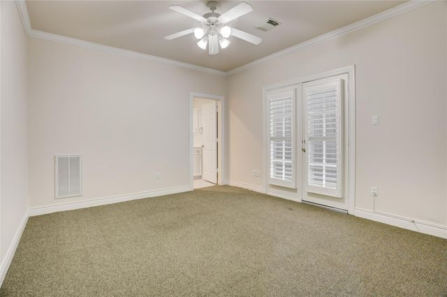 130 Oak Place Drive, Houston, TX 77006