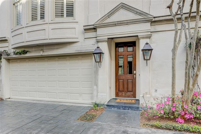 130 Oak Place Drive, Houston, TX 77006