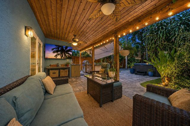 823 Selkirk Street S, West Palm Beach, FL 33405