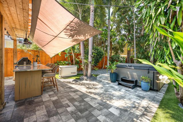 823 Selkirk Street S, West Palm Beach, FL 33405