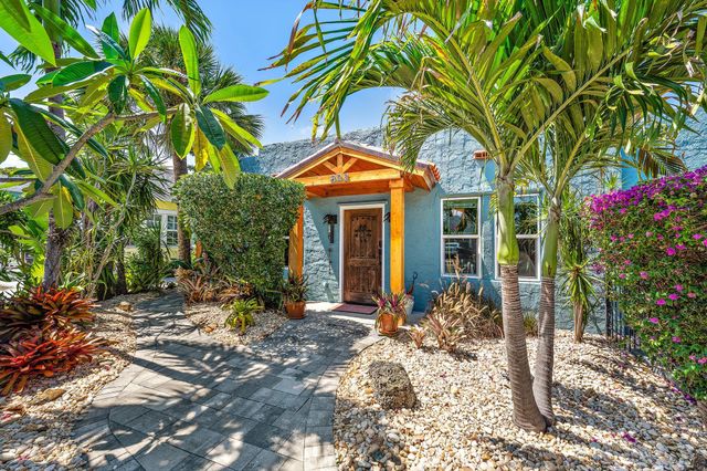 823 Selkirk Street S, West Palm Beach, FL 33405