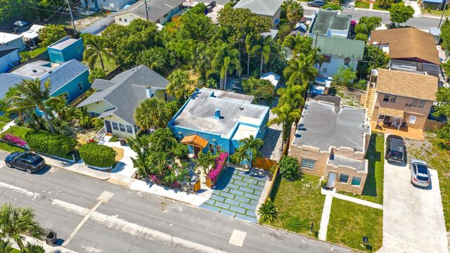 823 Selkirk Street S, West Palm Beach, FL 33405