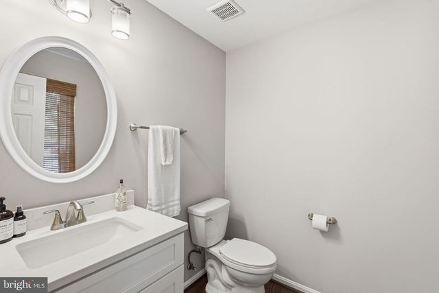 7832 FORDSON RD, Alexandria, VA 22306