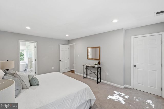7832 FORDSON RD, Alexandria, VA 22306