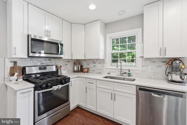 7832 FORDSON RD, Alexandria, VA 22306